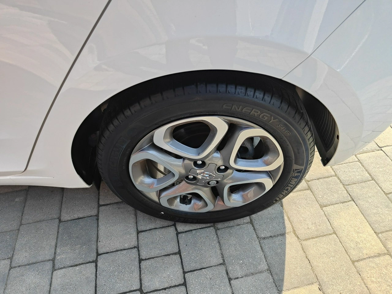 Hyundai i20 - Zdjęcie 30