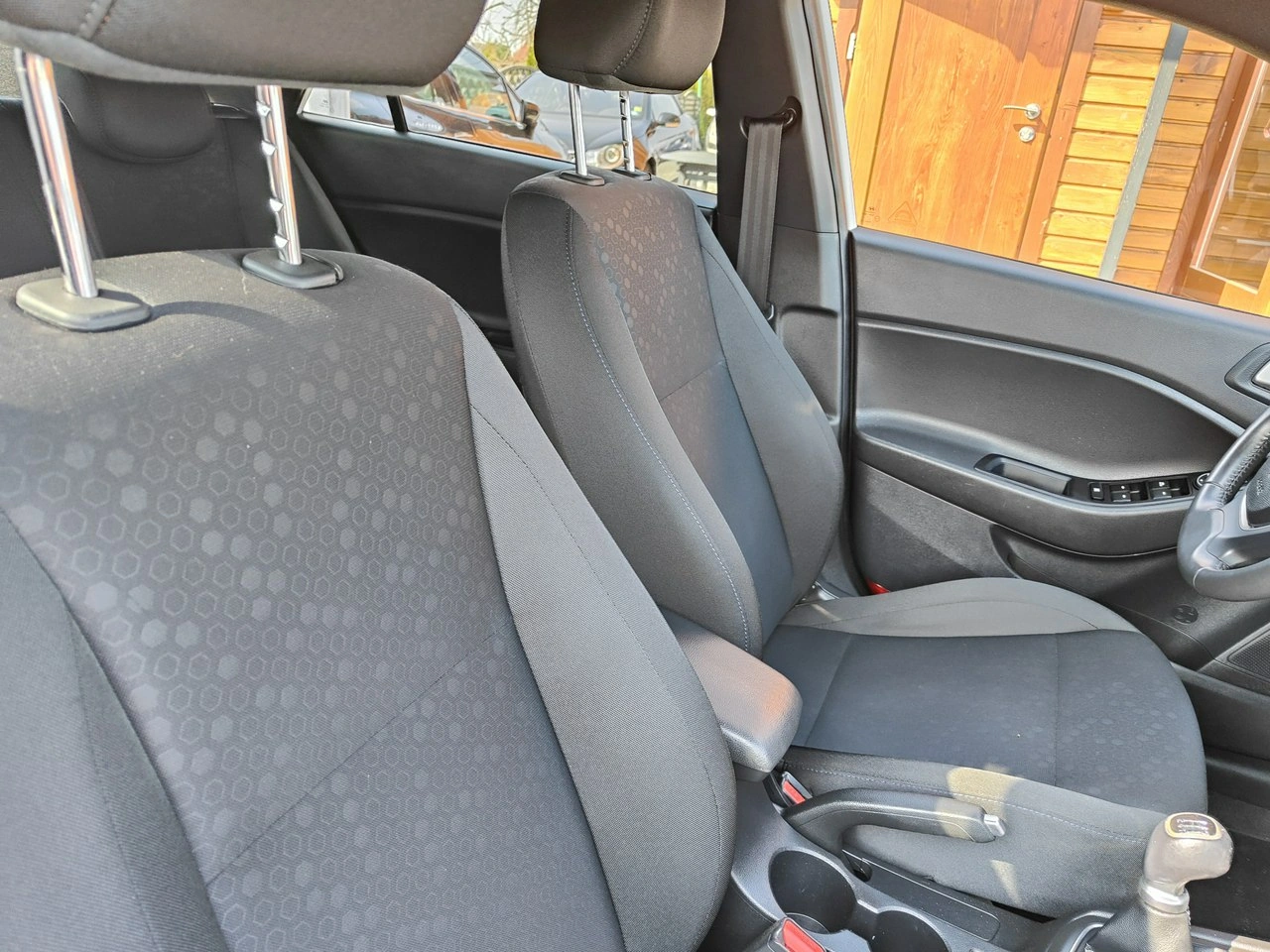 Hyundai i20 - Zdjęcie 19