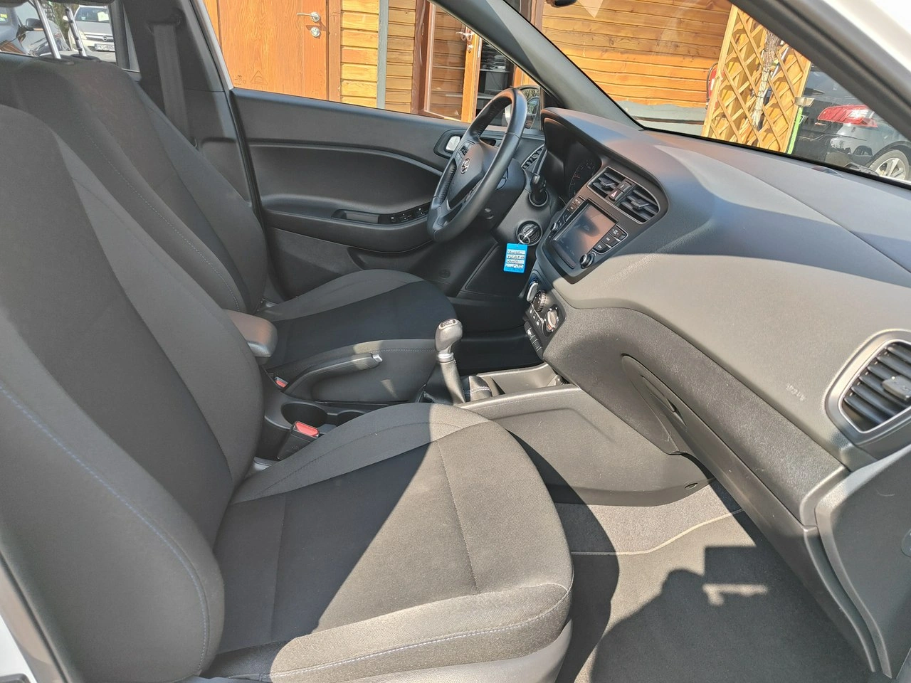 Hyundai i20 - Zdjęcie 18