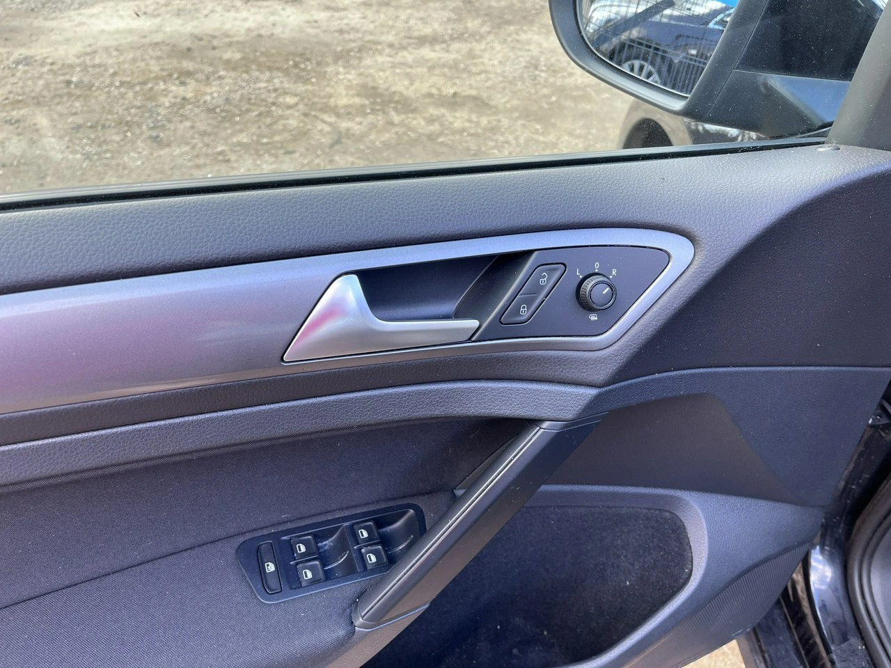 Volkswagen Golf - Zdjęcie 14