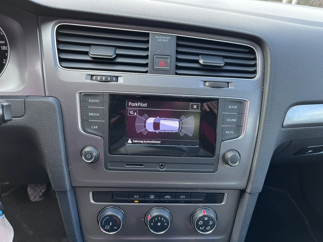 Volkswagen Golf - Zdjęcie 17