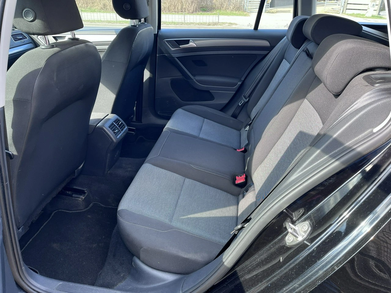 Volkswagen Golf - Zdjęcie 27
