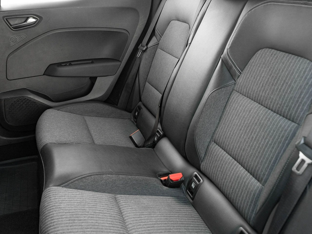 Renault Clio - Zdjęcie 24