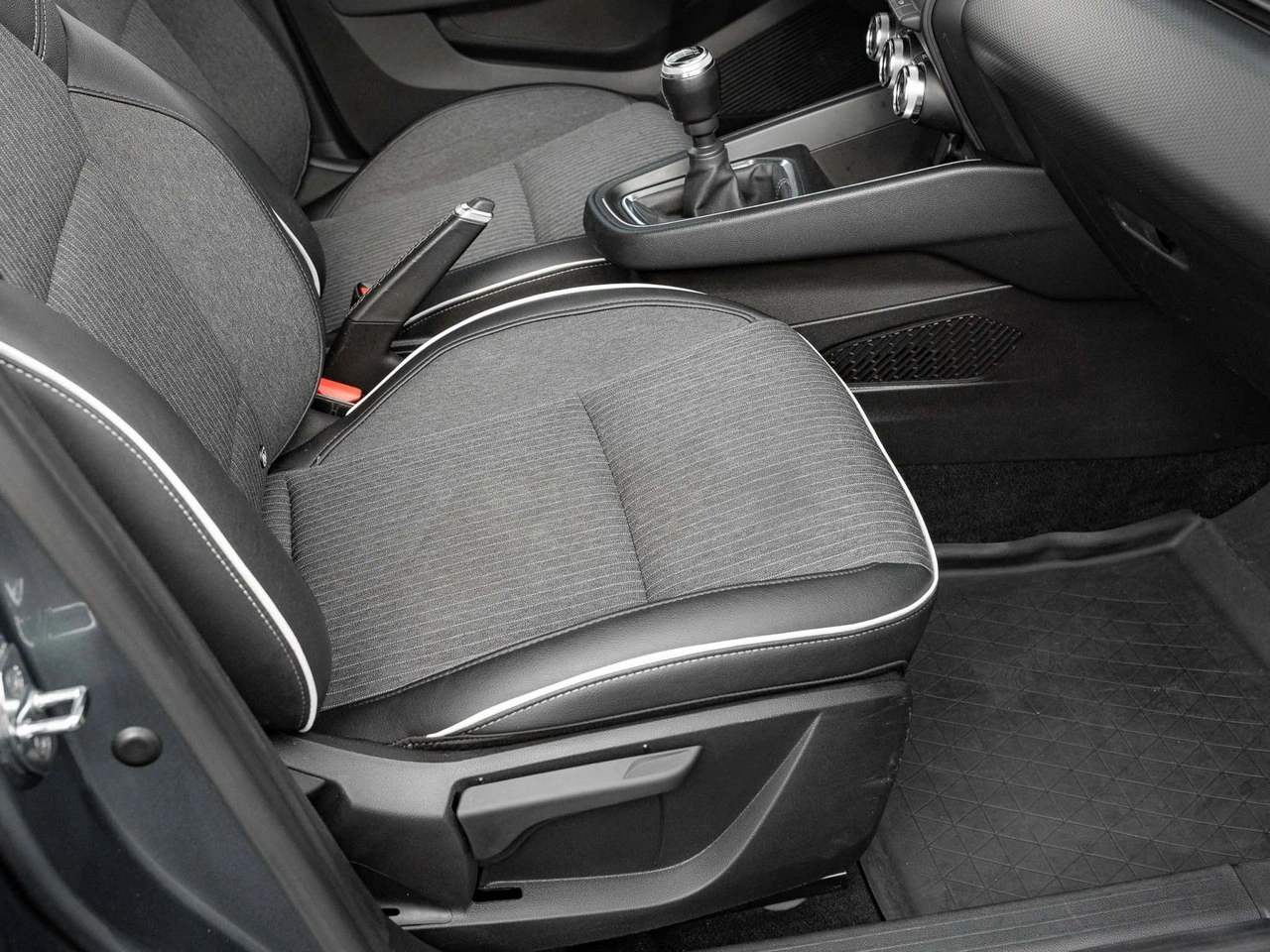 Renault Clio - Zdjęcie 29