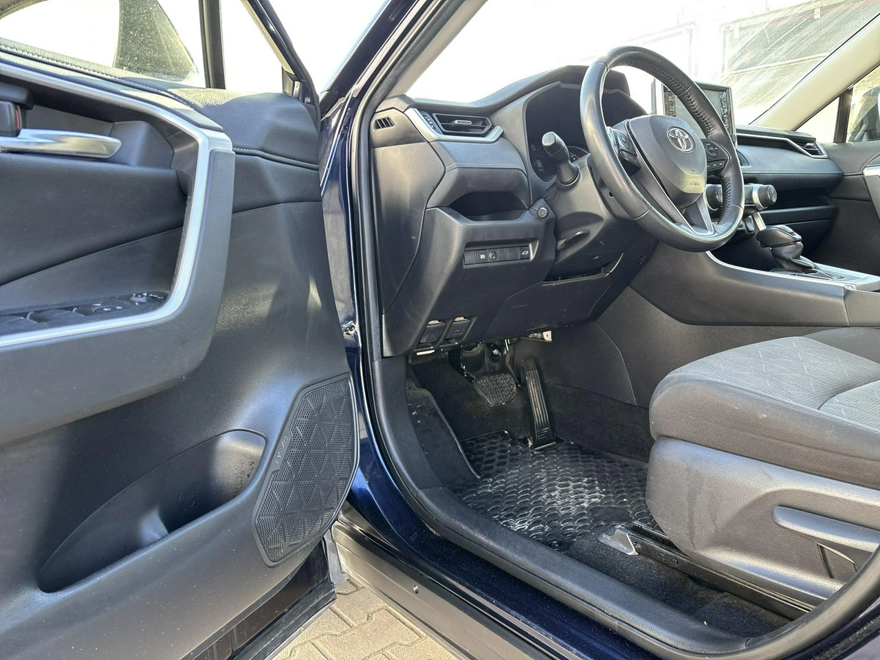 Toyota RAV-4 - Zdjęcie 17