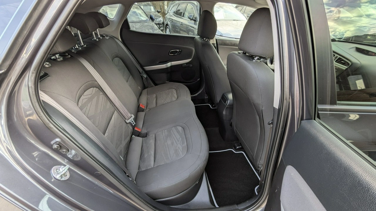 Kia Ceed - Zdjęcie 15