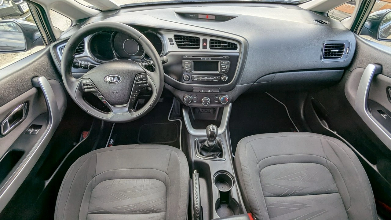Kia Ceed - Zdjęcie 18