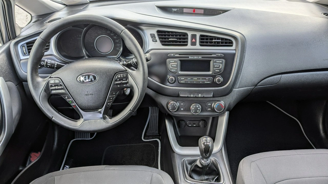 Kia Ceed - Zdjęcie 22