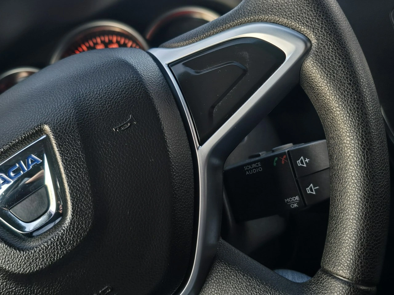 Dacia Sandero - Zdjęcie 20