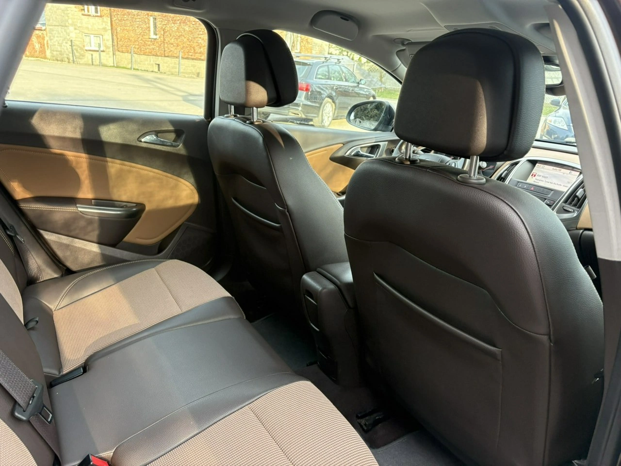 Opel Astra - Zdjęcie 11