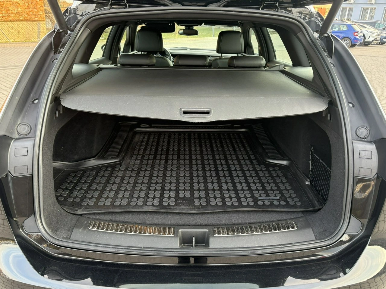 Opel Insignia Sports Tourer - Zdjęcie 9