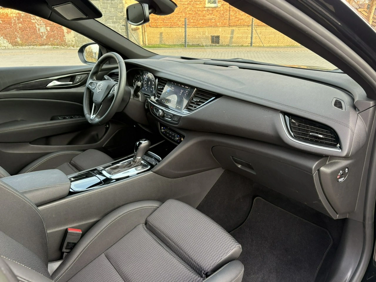 Opel Insignia Sports Tourer - Zdjęcie 11