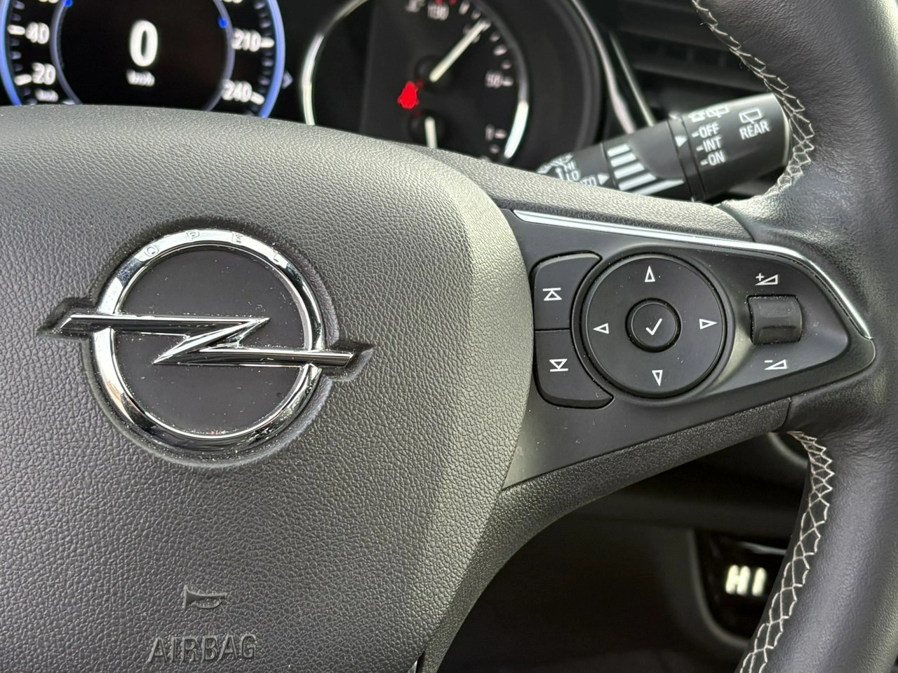 Opel Insignia Sports Tourer - Zdjęcie 25