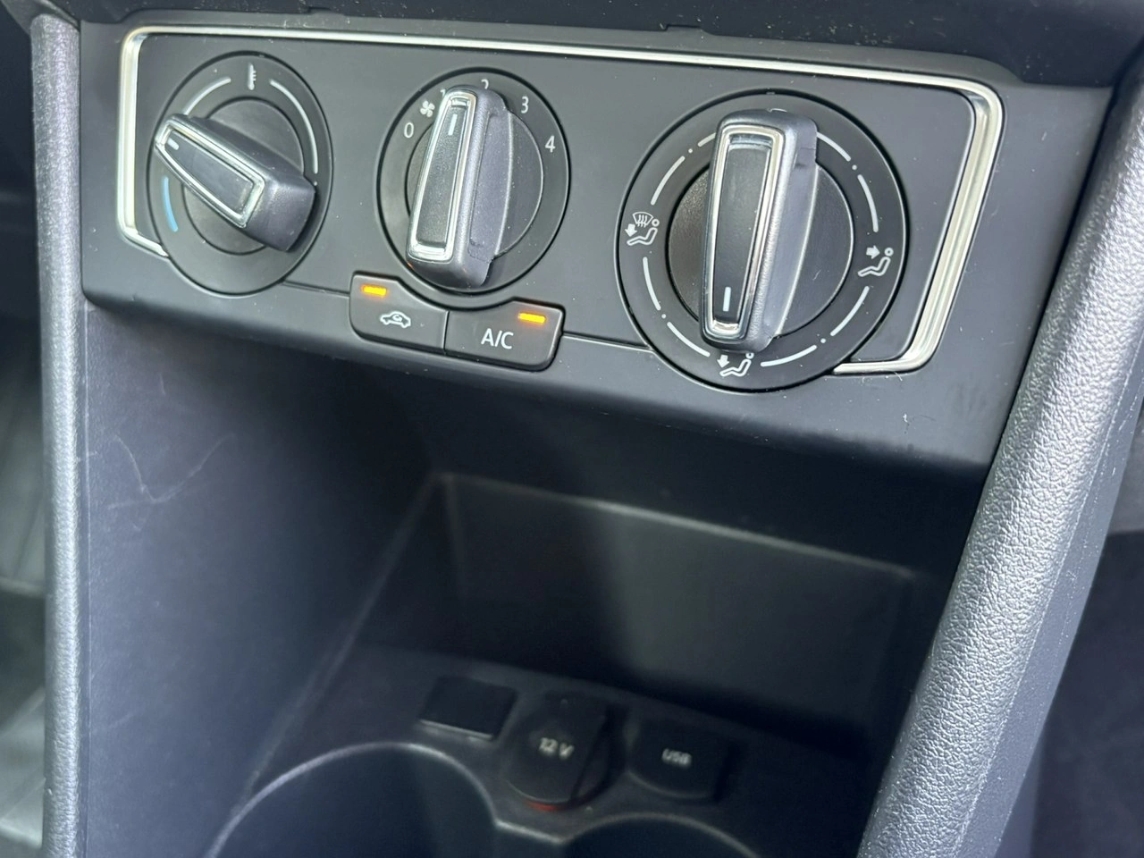 Volkswagen Polo - Zdjęcie 15