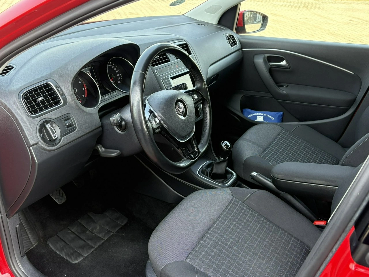 Volkswagen Polo - Zdjęcie 8