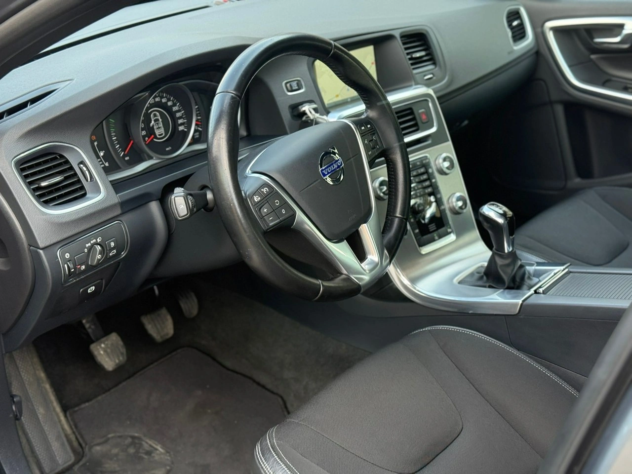 Volvo V60 Cross Country - Zdjęcie 15