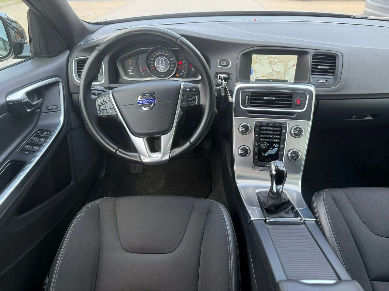 Volvo V60 Cross Country - Zdjęcie 16