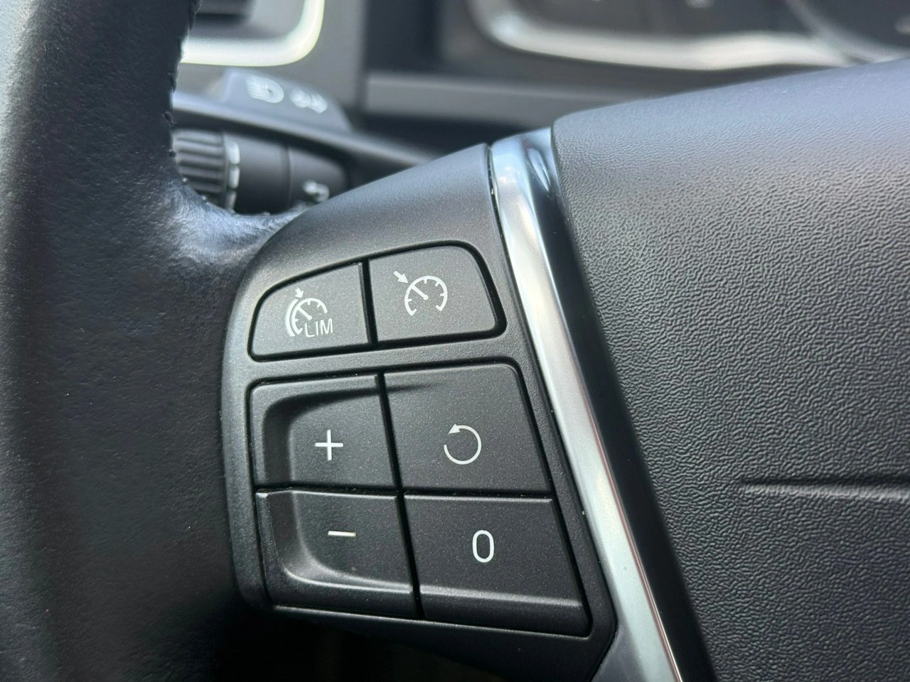 Volvo V60 Cross Country - Zdjęcie 19