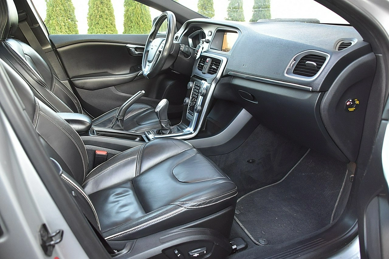 Volvo V40 - Zdjęcie 10