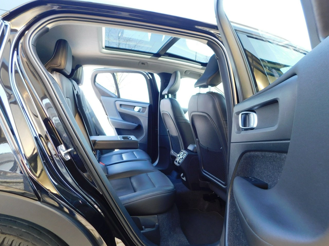 Volvo XC 40 - Zdjęcie 10