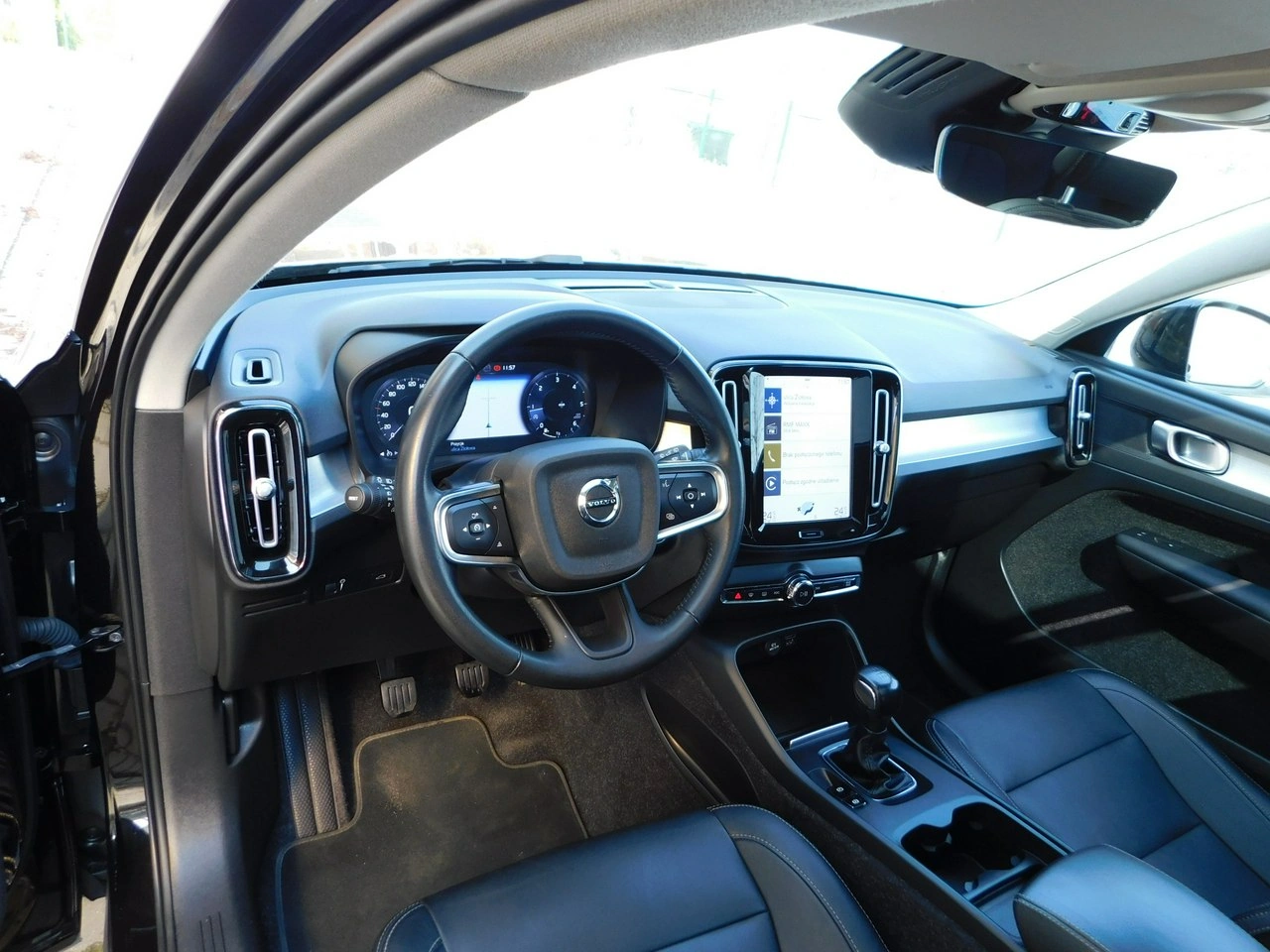 Volvo XC 40 - Zdjęcie 16