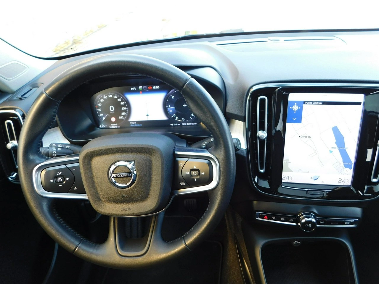 Volvo XC 40 - Zdjęcie 17