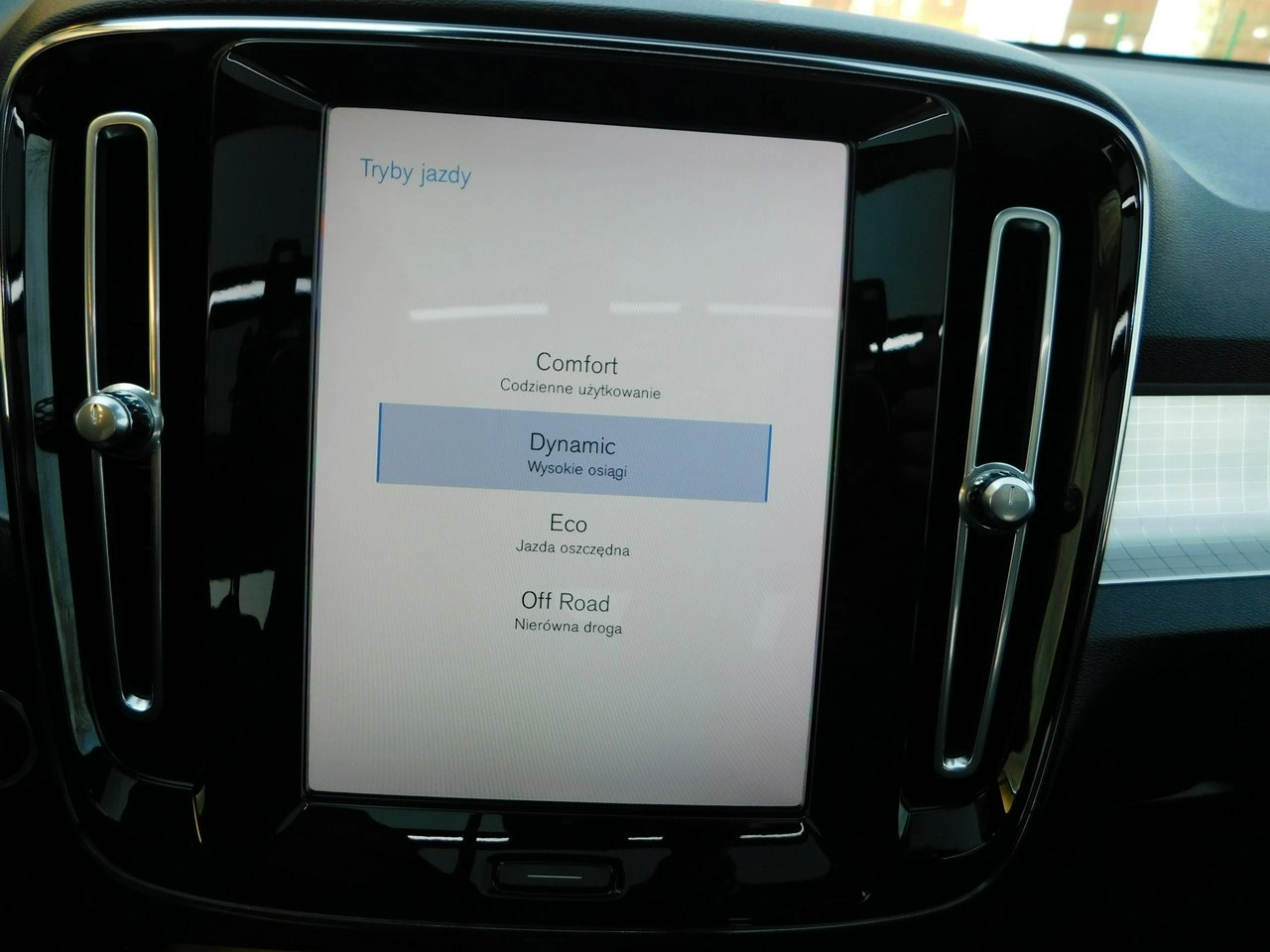 Volvo XC 40 - Zdjęcie 21