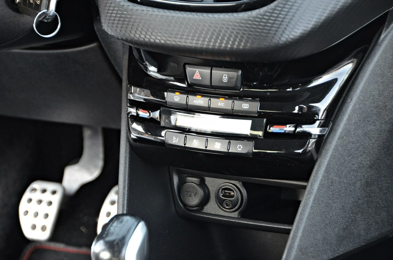 Peugeot 2008 - Zdjęcie 30