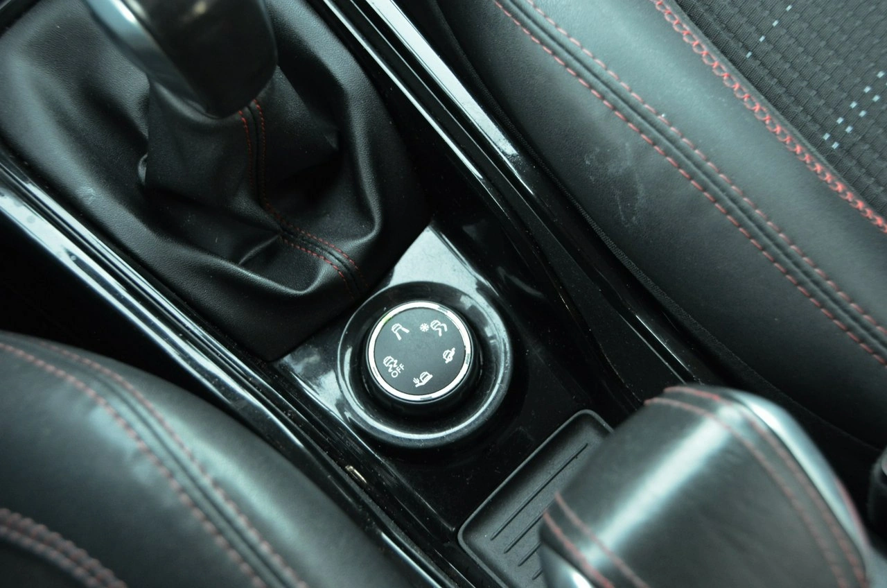 Peugeot 2008 - Zdjęcie 32