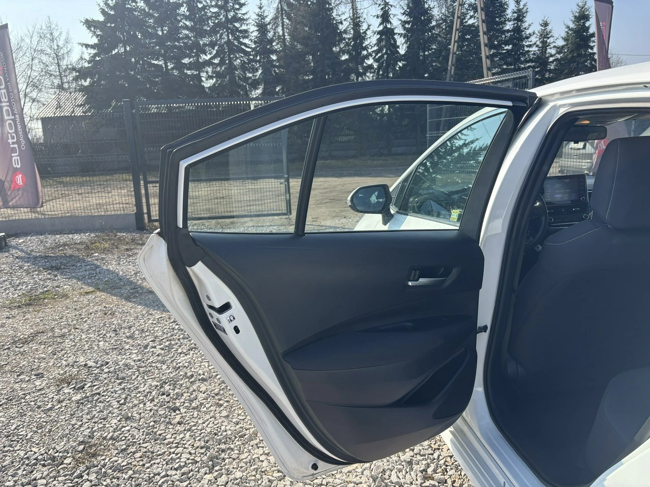 Toyota Corolla - Zdjęcie 29