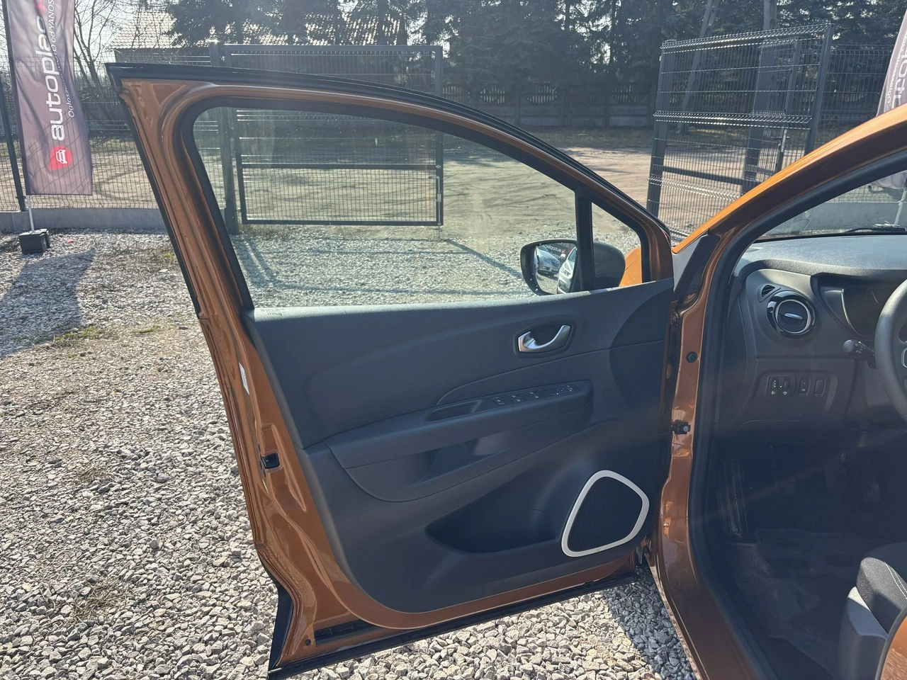 Renault Captur - Zdjęcie 14