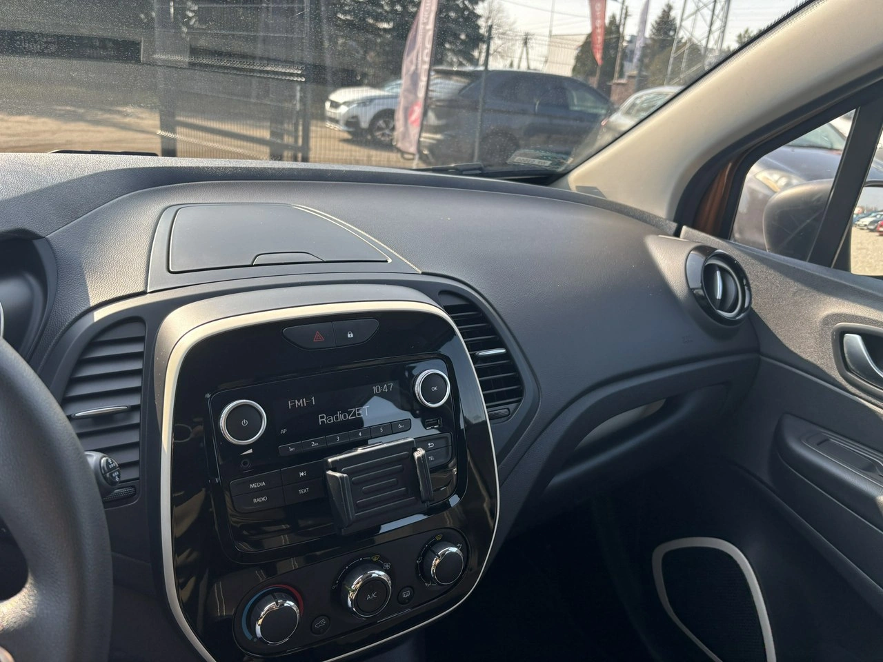 Renault Captur - Zdjęcie 22