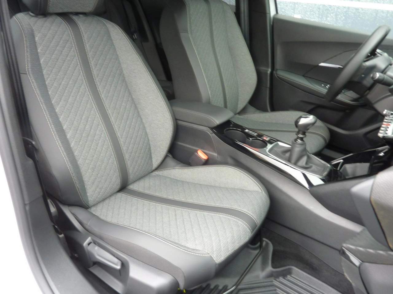 Peugeot 2008 - Zdjęcie 13