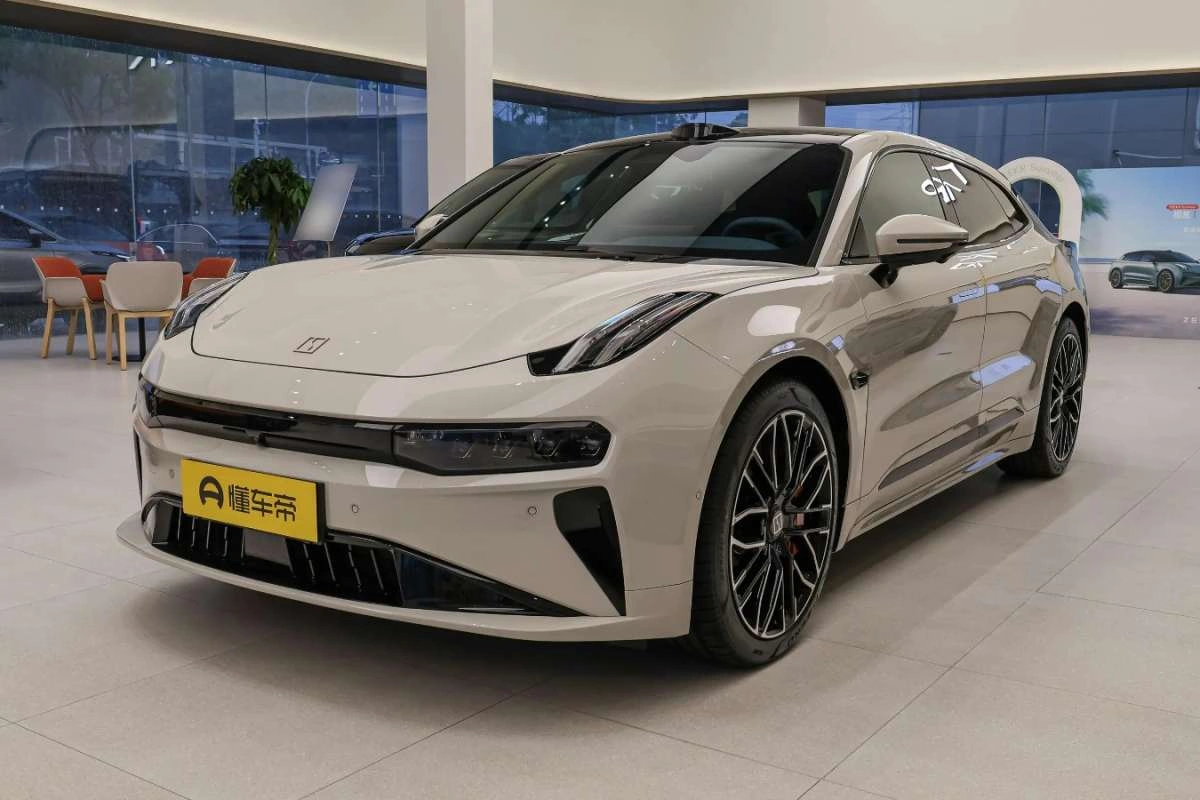 ZEEKR 001 - Główne zdjęcie