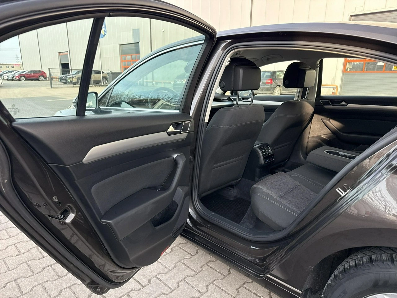 Volkswagen Passat - Zdjęcie 13