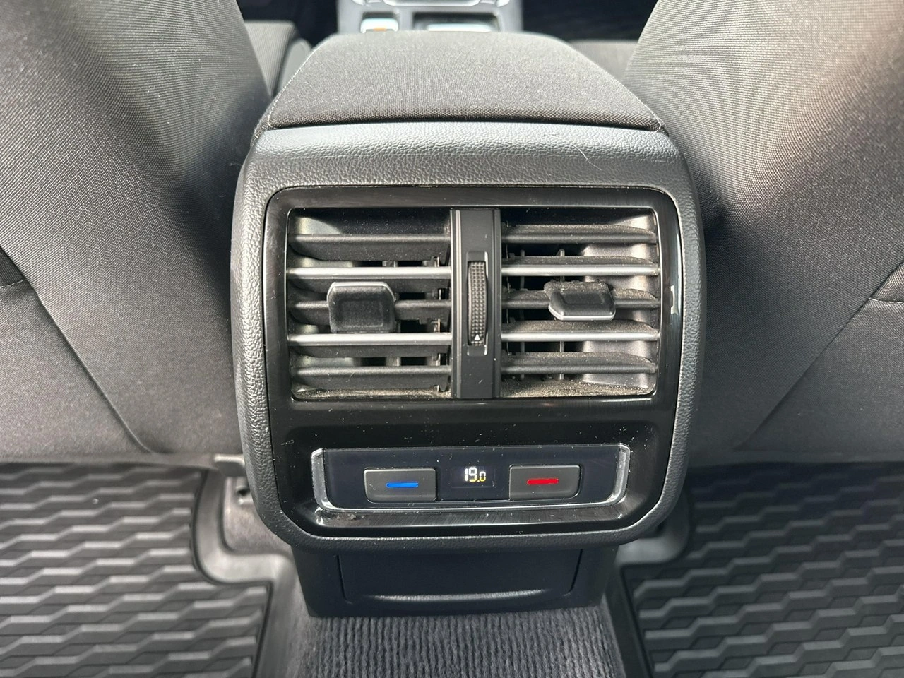 Volkswagen Passat - Zdjęcie 15