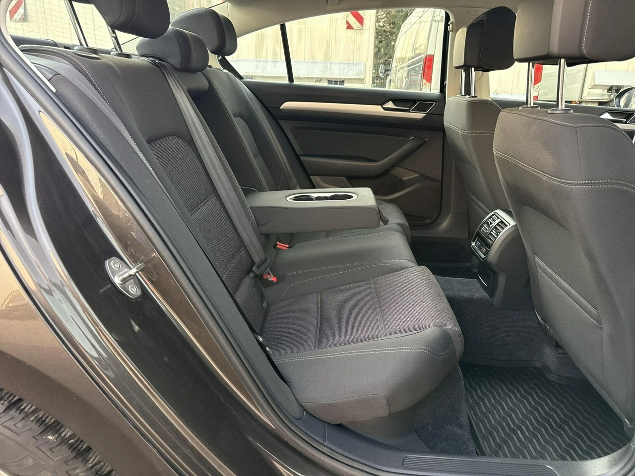 Volkswagen Passat - Zdjęcie 18