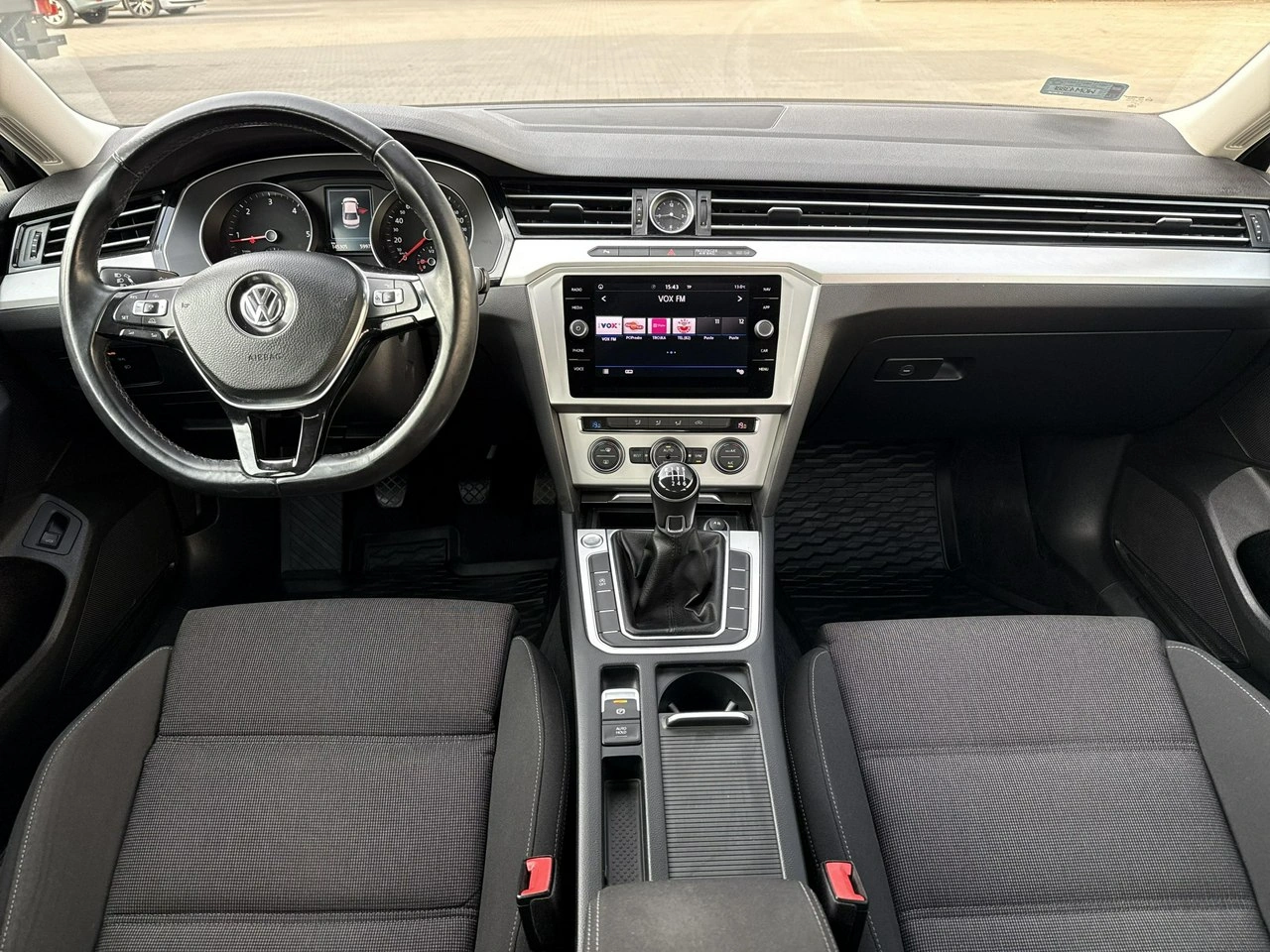 Volkswagen Passat - Zdjęcie 22