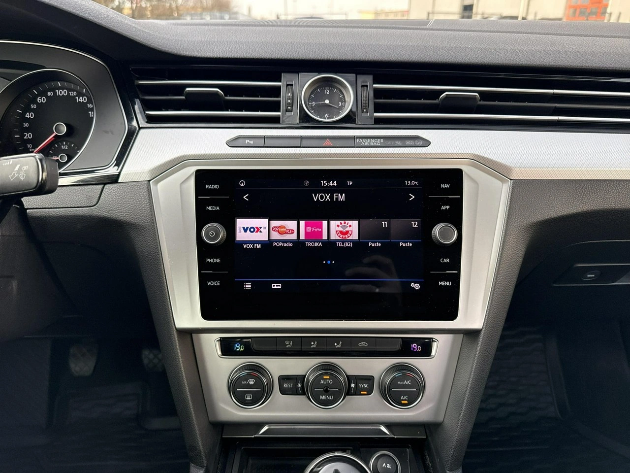 Volkswagen Passat - Zdjęcie 23