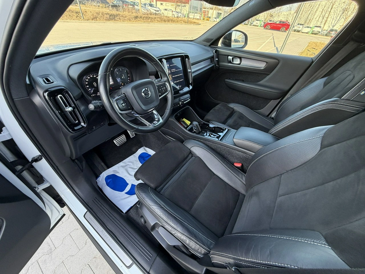 Volvo XC 40 - Zdjęcie 16