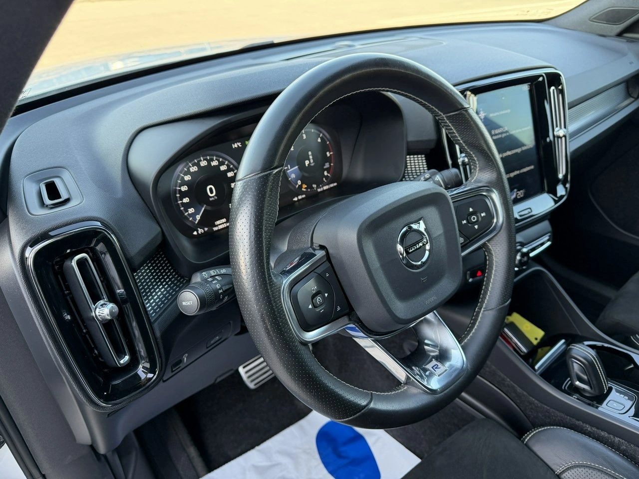 Volvo XC 40 - Zdjęcie 17