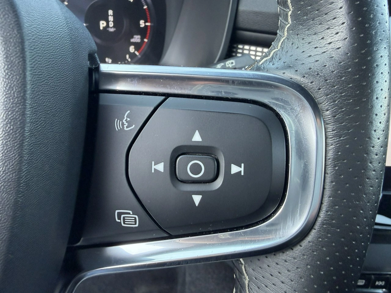 Volvo XC 40 - Zdjęcie 21