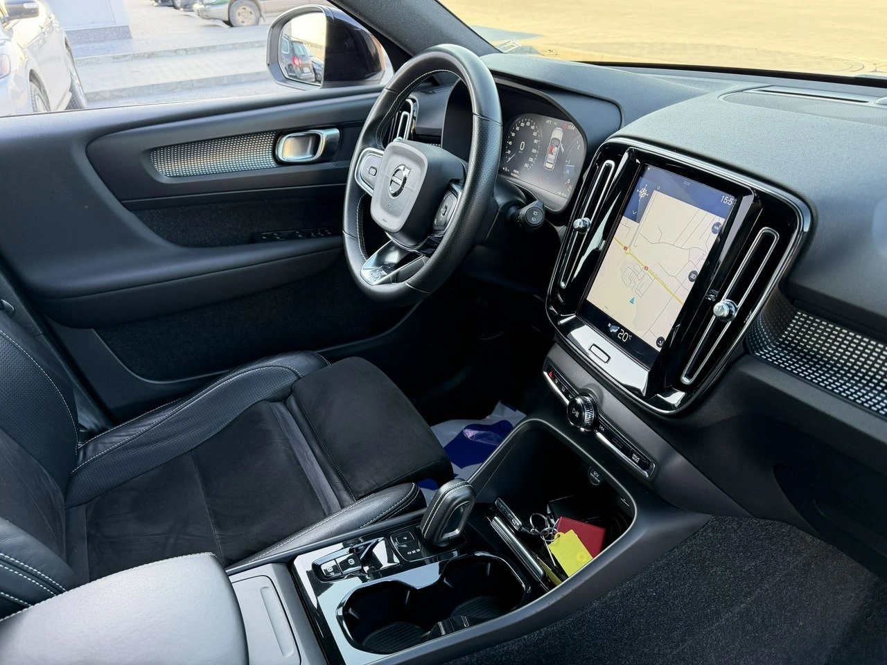 Volvo XC 40 - Zdjęcie 33