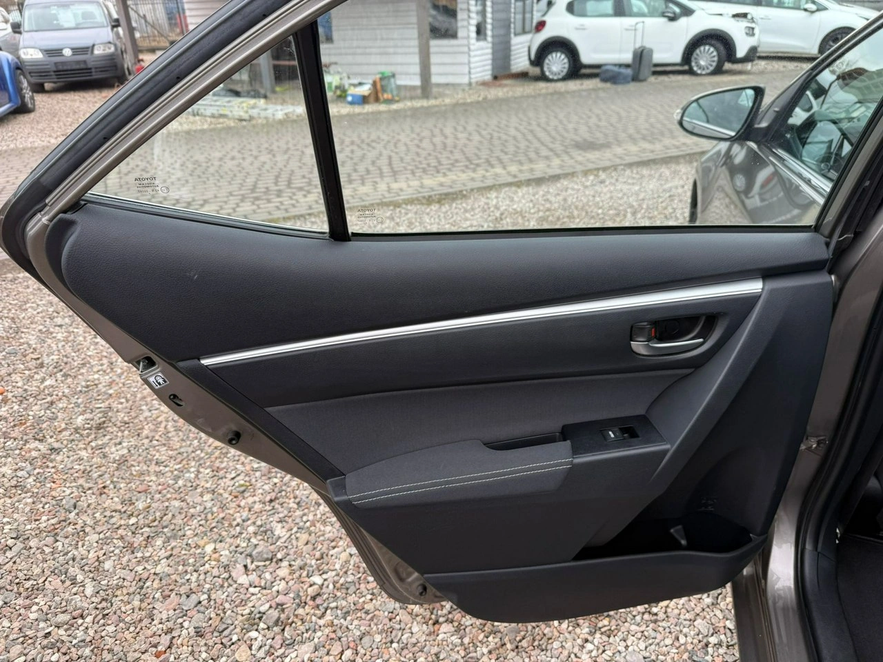 Toyota Corolla - Zdjęcie 9