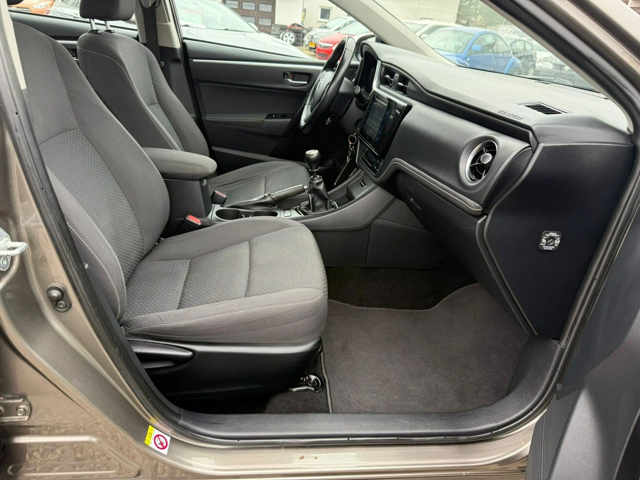 Toyota Corolla - Zdjęcie 17