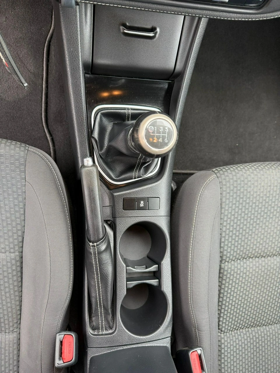 Toyota Corolla - Zdjęcie 25