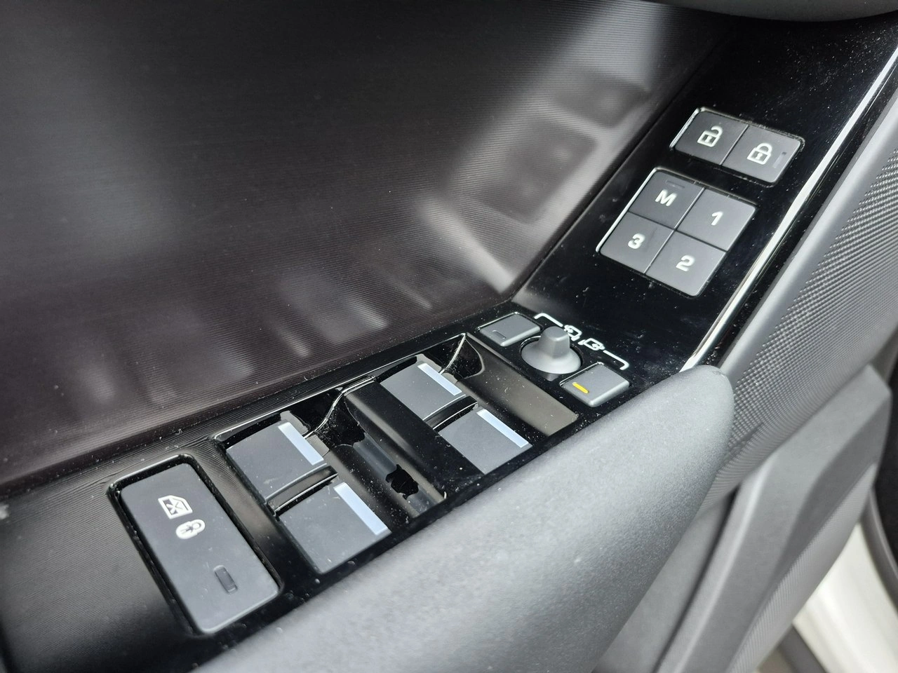 Land Rover Range Rover Velar - Zdjęcie 18