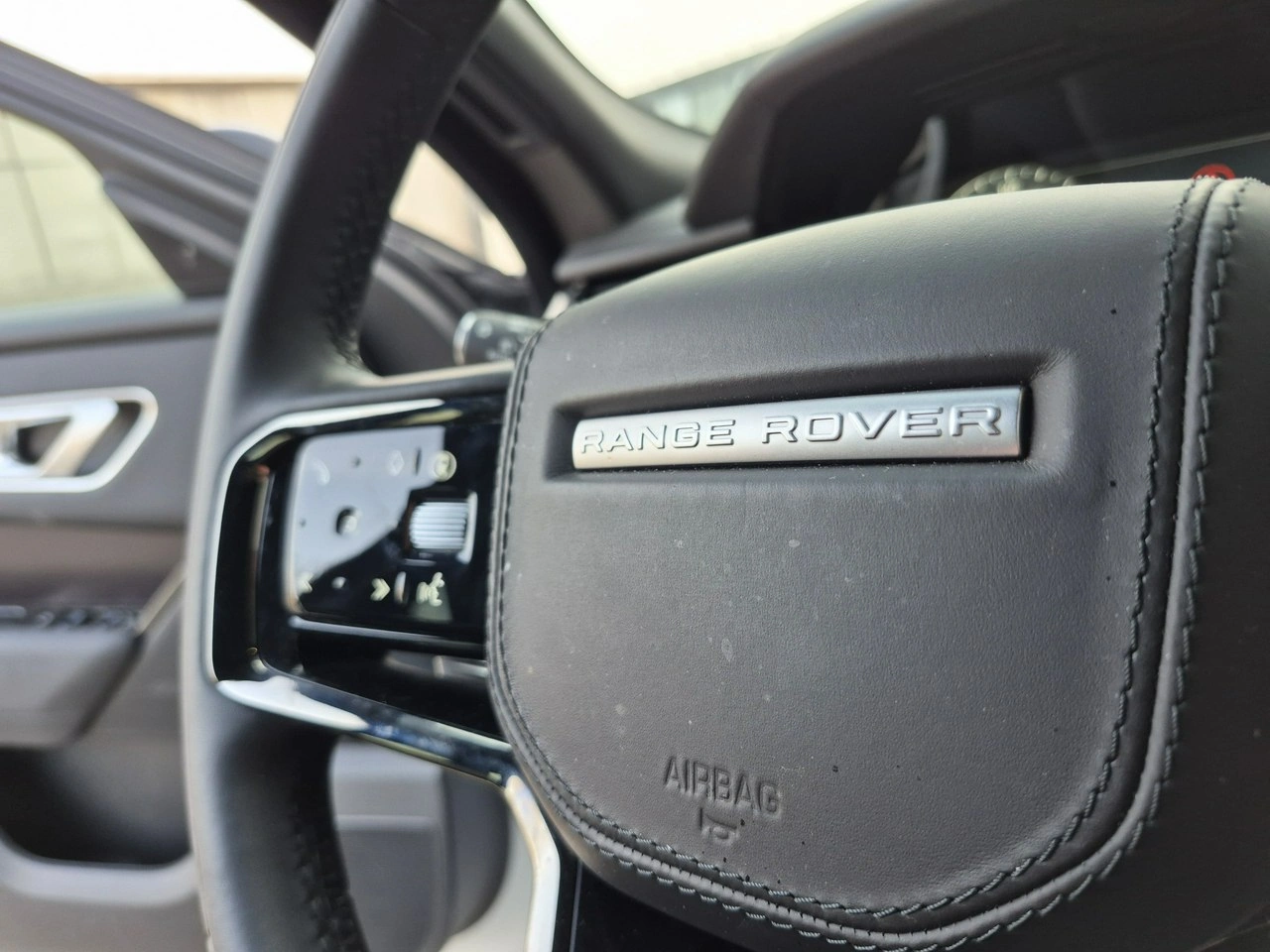 Land Rover Range Rover Velar - Zdjęcie 28