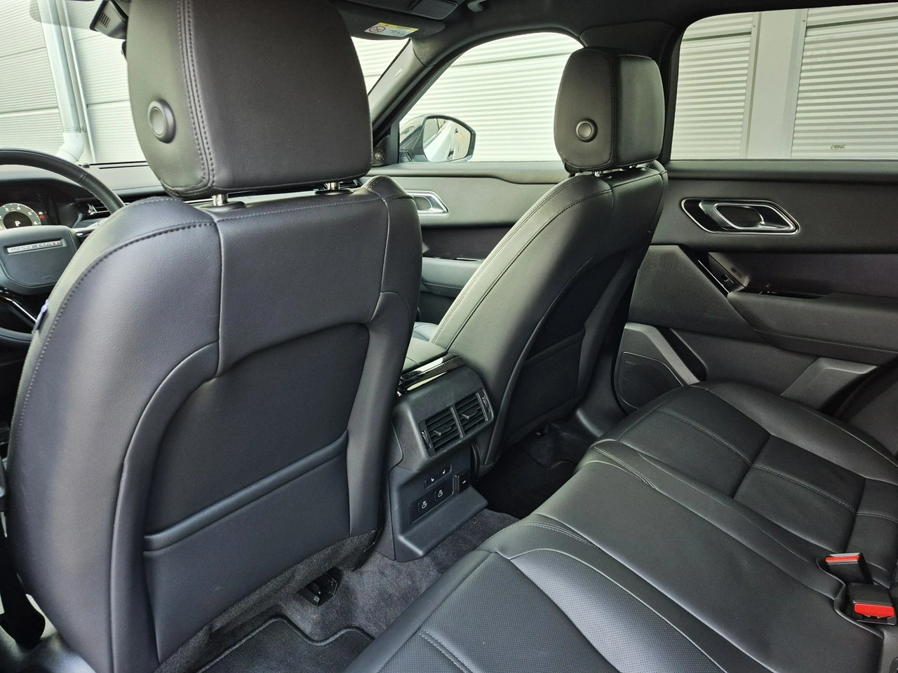Land Rover Range Rover Velar - Zdjęcie 35