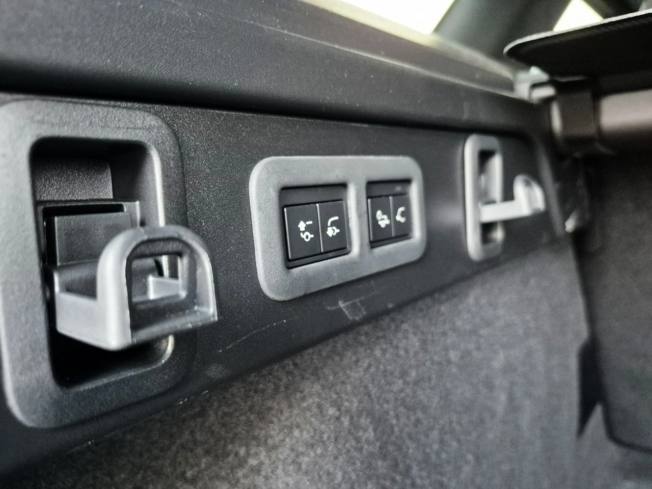 Land Rover Range Rover Velar - Zdjęcie 38